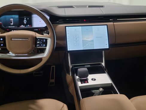 New 2026 Land Rover Range Rover Long Wheelbase SE AWD/4WD image 5