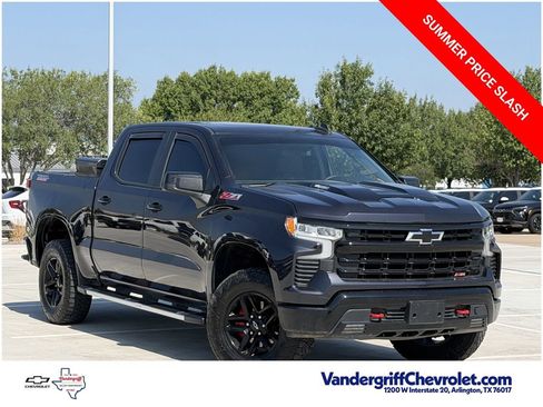 Used 2024 Chevrolet Silverado 1500 LT Trail Boss w/ Convenience Package II AWD/4WD image 2