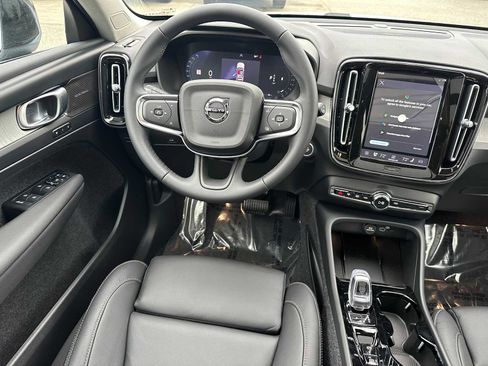 New 2026 Volvo XC40 B5 Ultra w/ Climate Package AWD/4WD image 17