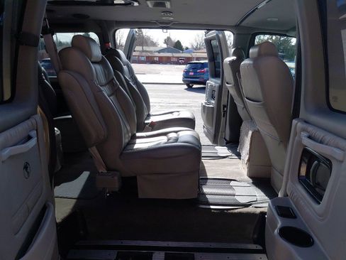 Used 2005 GMC Savana 1500 AWD w/ Preferred Equipment Group image 12