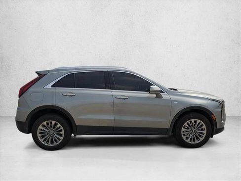 Used 2024 Cadillac XT4 Premium Luxury image 4