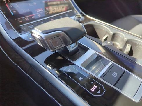 Used 2020 Audi Q8 Premium Plus image 13