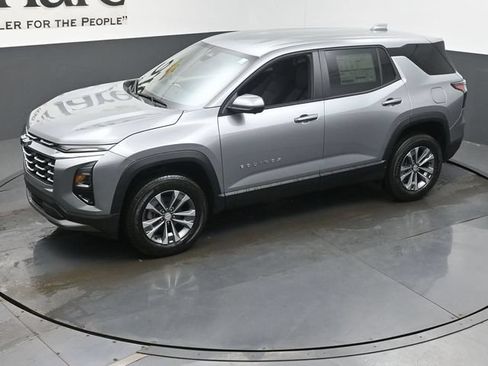 New 2026 Chevrolet Equinox LT w/ Safety and Technology Package FWD image 22