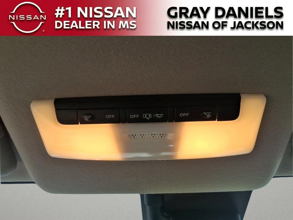 New 2025 Nissan Versa SR w/ Trunk Package FWD image 21