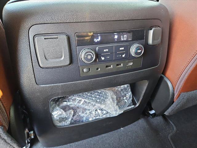 Used 2020 Chevrolet Suburban Premier w/ Premier Plus Edition AWD/4WD image 19