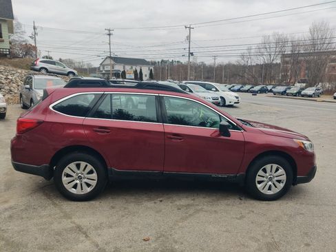 Used 2017 Subaru Outback 2.5i image 7