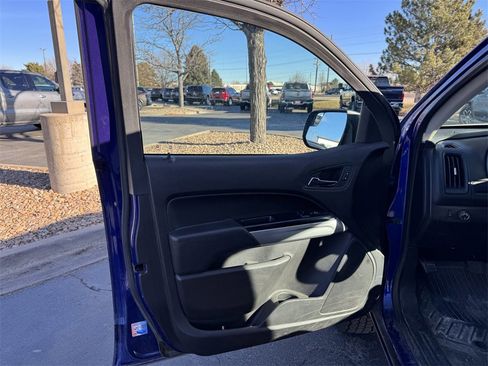 Used 2017 Chevrolet Colorado LT image 6