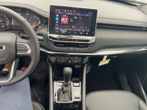 New 2026 Jeep Compass Limited AWD/4WD image 13