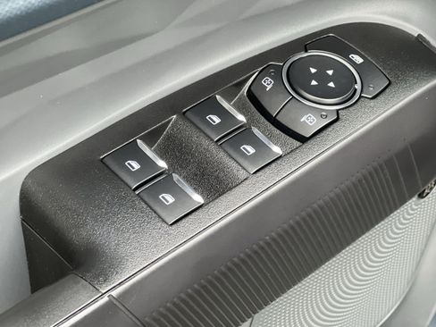 Used 2025 Ford Maverick Lariat w/ Black Appearance Package image 13