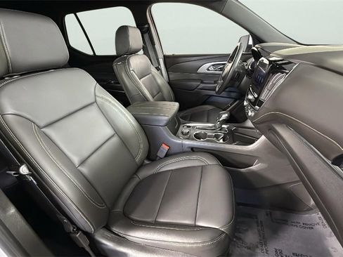 Certified 2023 Chevrolet Traverse LT image 34