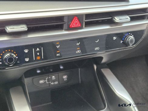 Certified 2026 Kia Sorento LX FWD image 24