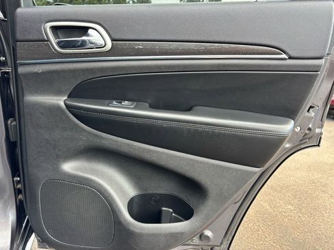 Used 2018 Jeep Grand Cherokee Limited w/ Luxury Group II AWD/4WD image 18