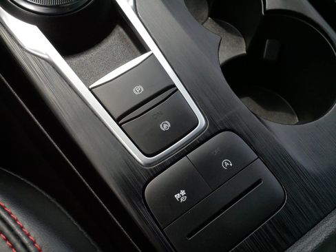 Used 2025 Ford Escape ST-Line AWD/4WD image 25