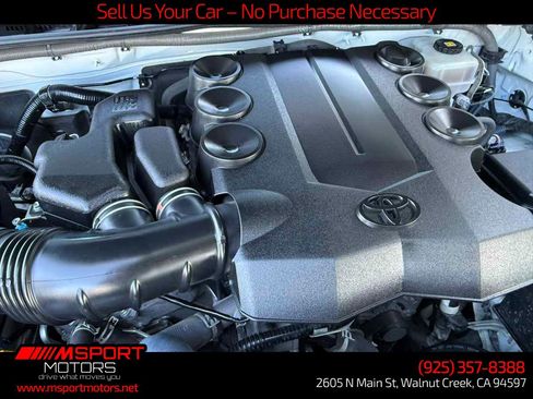 Used 2018 Toyota 4Runner SR5 AWD/4WD image 33