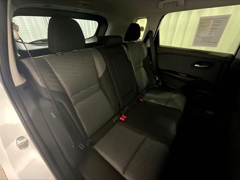 Used 2023 Nissan Rogue SV AWD/4WD image 16