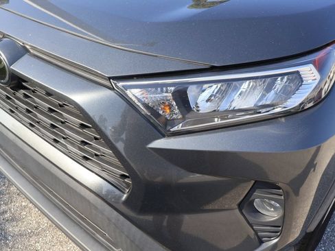 Used 2020 Toyota RAV4 XLE FWD image 3
