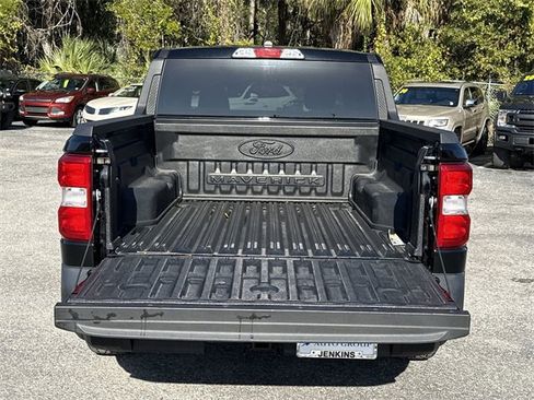 Certified 2022 Ford Maverick XLT w/ Equipment Group 300A Standard image 10