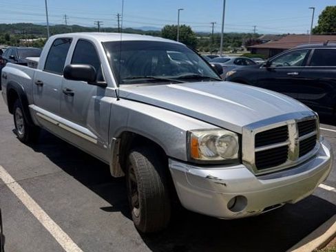 Used 2005 Dodge Dakota SLT AWD/4WD image 2