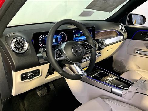 New 2026 Mercedes-Benz GLB 250 4MATIC image 9