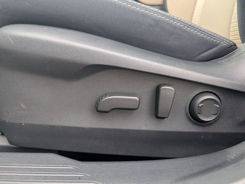Used 2025 Subaru Outback Premium AWD/4WD image 20
