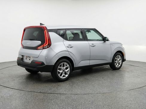Used 2025 Kia Soul LX w/ LX Technology Package image 9