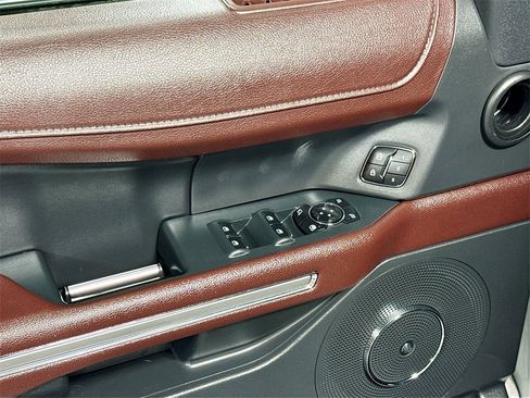 Used 2023 Ford Expedition Limited image 28