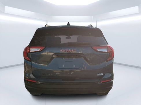 Used 2024 GMC Terrain SLE w/ Driver Convenience Package FWD image 4