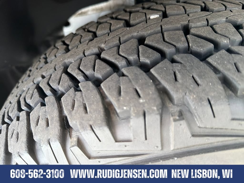 Used 2022 Jeep Cherokee Trailhawk AWD/4WD image 30