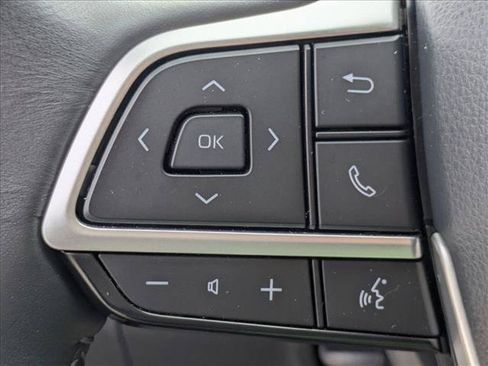 Used 2023 Toyota Highlander XSE AWD/4WD image 12