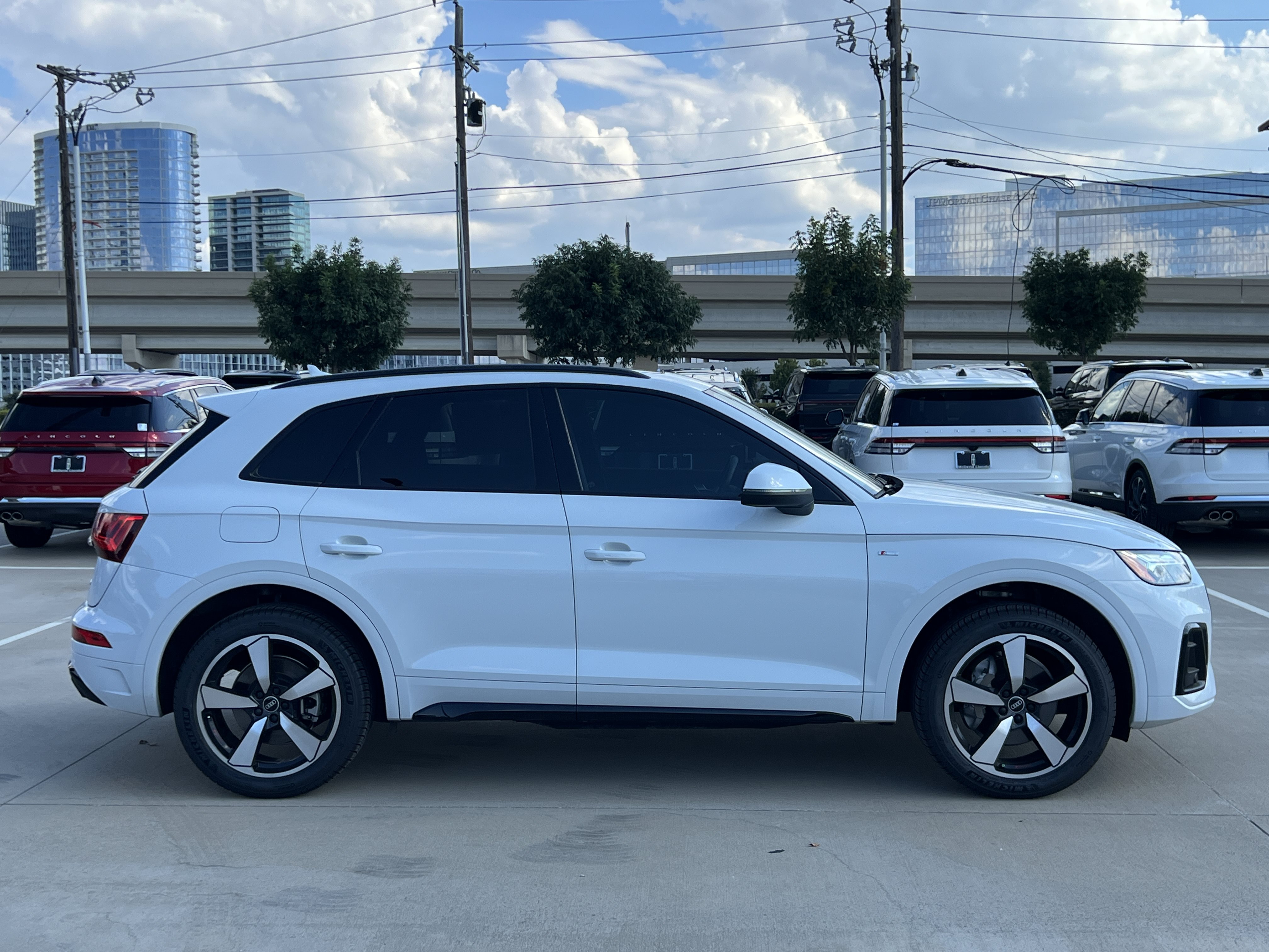 Used 2022 Audi Q5 2.0T Premium Plus w/ Premium Plus Package AWD/4WD image 10