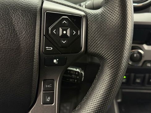 Used 2022 Toyota Tacoma TRD Off-Road w/ Technology Package AWD/4WD image 23