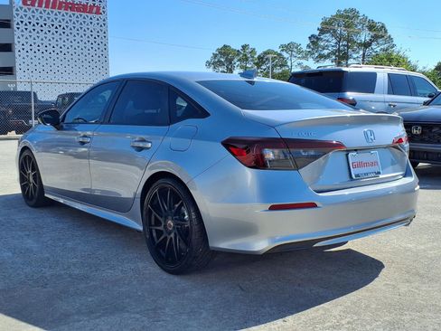 Used 2025 Honda Civic Sport image 3