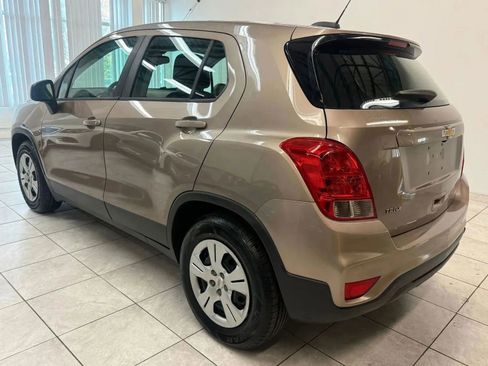 Used 2018 Chevrolet Trax LS FWD image 7