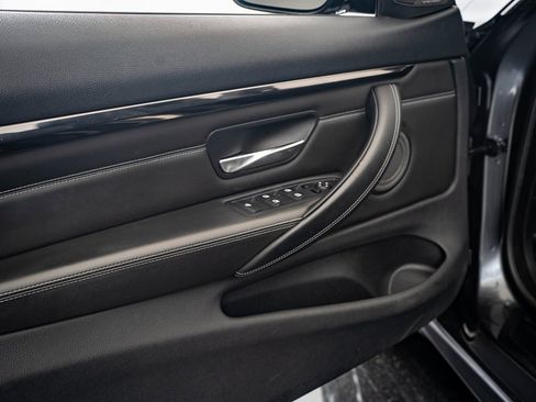 Used 2015 BMW M4 Convertible image 26