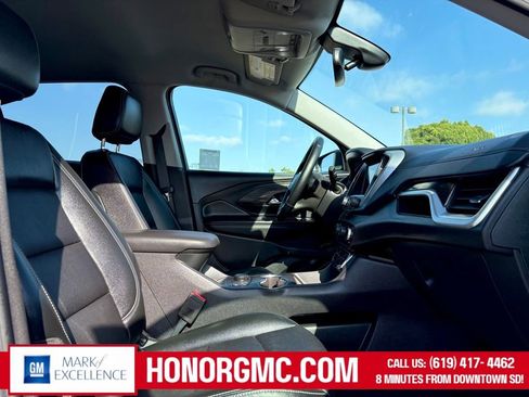 Used 2024 GMC Terrain SLT image 19