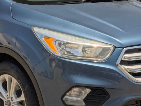 Used 2018 Ford Escape SE FWD image 10