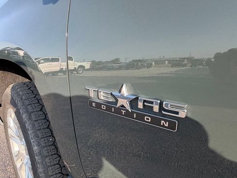 Used 2025 Chevrolet Silverado 1500 LTZ w/ LTZ Premium Package AWD/4WD image 15
