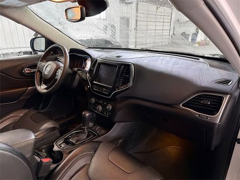 Used 2022 Jeep Cherokee Limited image 12