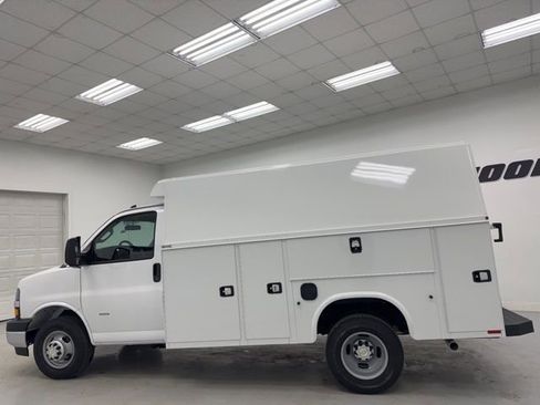 New 2026 Chevrolet Express 3500 w/ Power Convenience Package RWD image 8