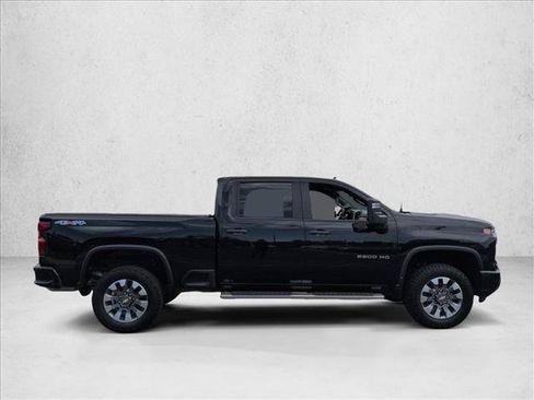 Used 2024 Chevrolet Silverado 2500 Custom w/ Custom Convenience Package AWD/4WD image 9