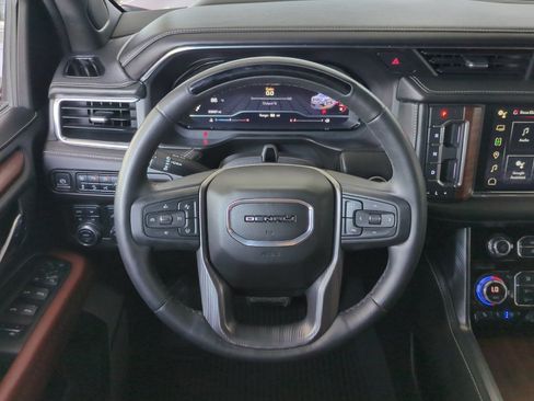 Used 2023 GMC Yukon XL Denali Ultimate AWD/4WD image 15