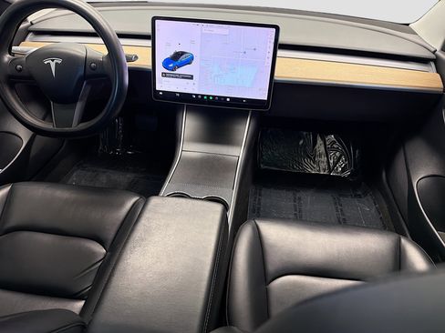 Used 2020 Tesla Model 3 Standard Range Plus image 11