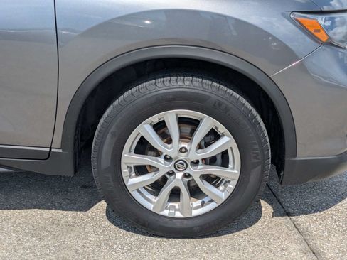 Used 2019 Nissan Rogue SV AWD/4WD image 12