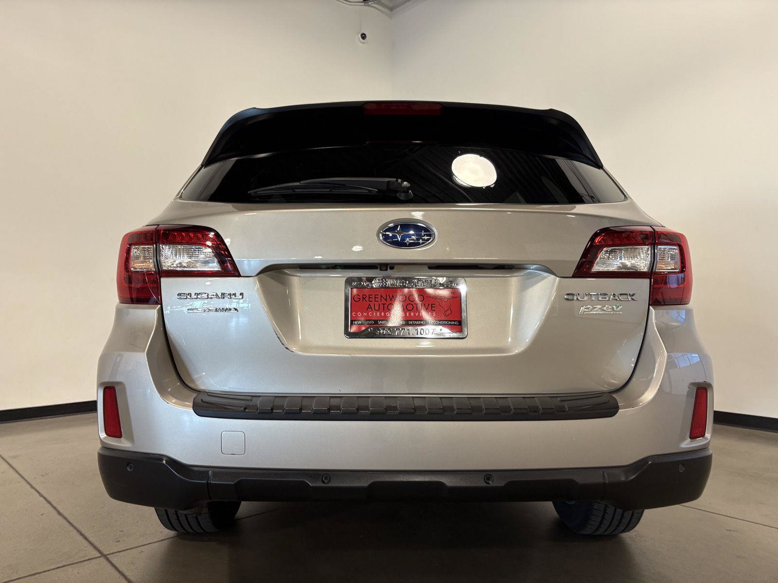 Used 2017 Subaru Outback 2.5i Limited AWD/4WD image 4