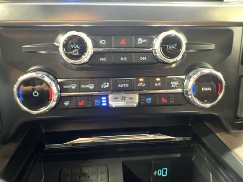 Used 2026 Ford F450 King Ranch w/ FX4 Off-Road Package AWD/4WD image 19