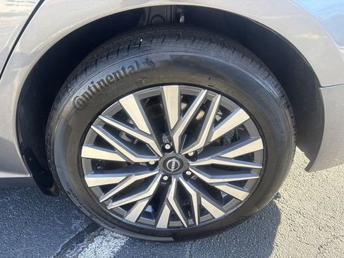 Used 2025 Nissan Altima 2.5 SV image 24