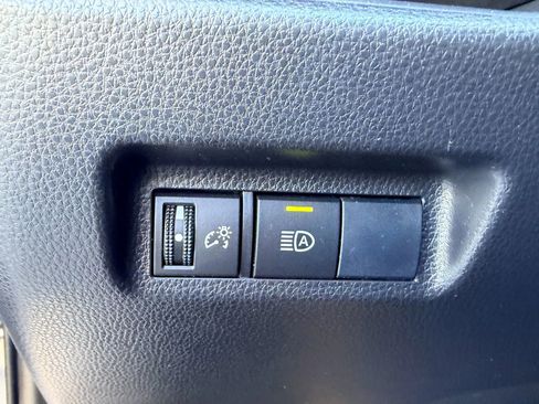 Used 2019 Toyota RAV4 LE image 15