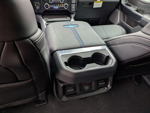 New 2026 Ford F250 Platinum w/ Tremor Off-Road Package image 32