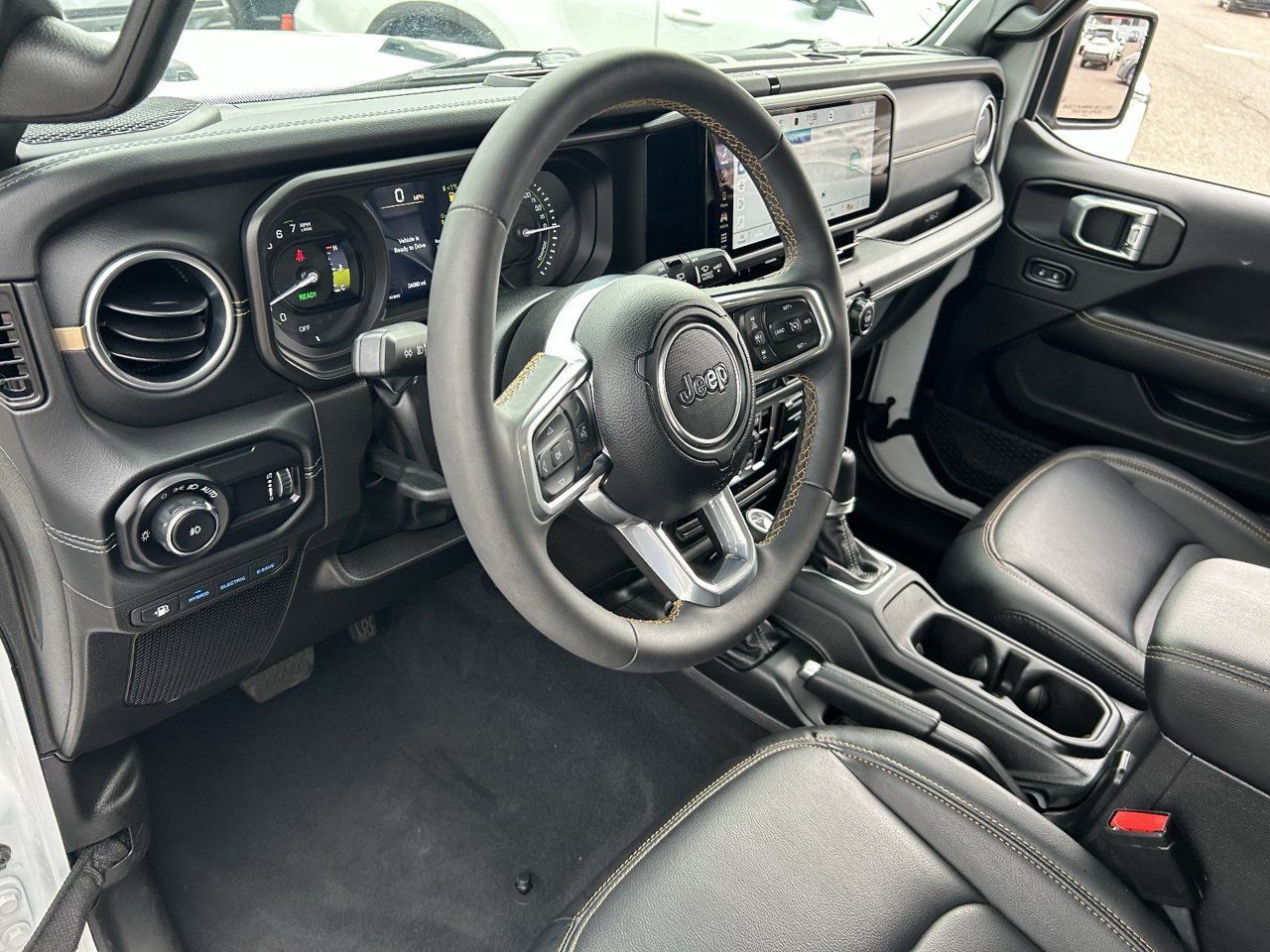 Used 2024 Jeep Wrangler Unlimited Sahara w/ Safety Group AWD/4WD image 19