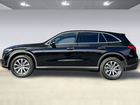 Used 2026 Mercedes-Benz GLC 300 4MATIC image 2